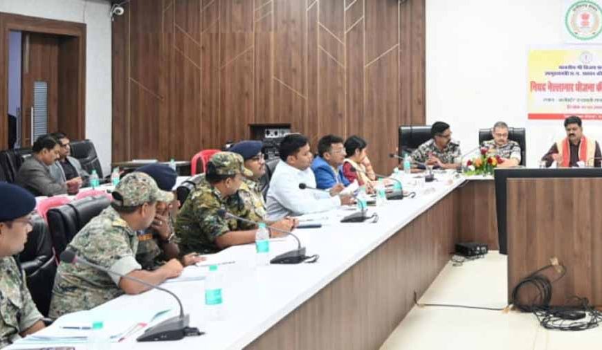बीजापुर में उपमुख्यमंत्री विजय शर्मा ने बैठक में दिए निर्देश, नई ऊर्जा-रणनीति के साथ विकास में जुटें अधिकारी