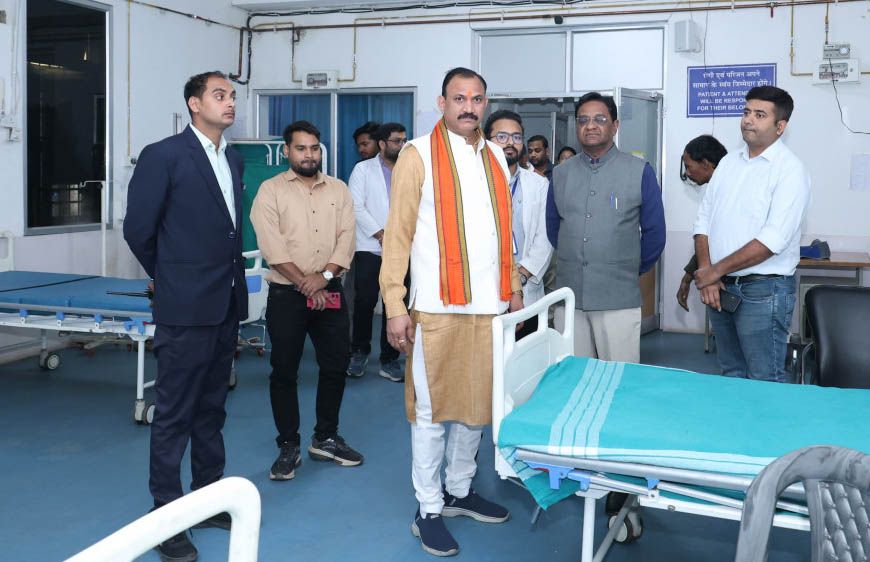 रायपुर: मंत्री जायसवाल ने शहरी सामुदायिक स्वास्थ्य केंद्र का किया निरीक्षण, व्यवस्थाओं को सुदृढ़ करने के दिए निर्देश