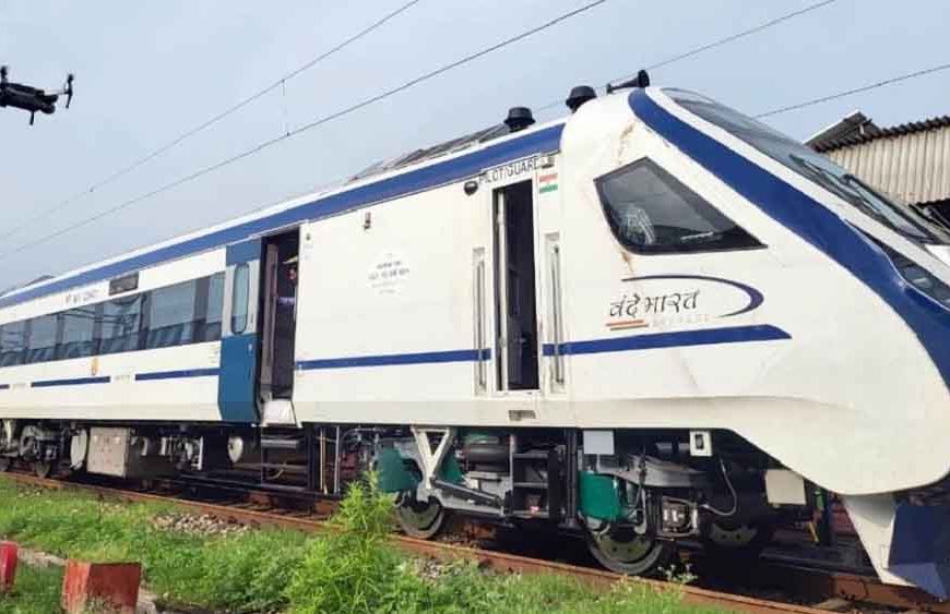 मार्च से वंदे भारत समेत प्रीमियम ट्रेनों में बड़ा बदलाव, बायोडिग्रेडेबल थालियों में परोसा जाएगा भोजन