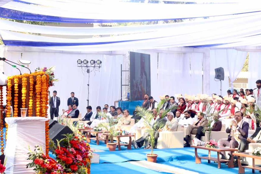 सार्थक जीवन जीना ही महत्वपूर्ण - राज्यपाल पटेल