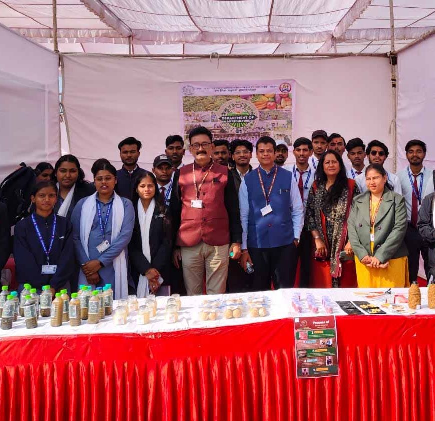 अखिल भारतीय गुलाब प्रदर्शनी में उच्च शिक्षा उत्कृष्टता संस्थान, भोपाल के कृषि विभाग ने लगाए स्टॉल, आधुनिक तकनीक, नवाचारों के बारे में दी जानकारी