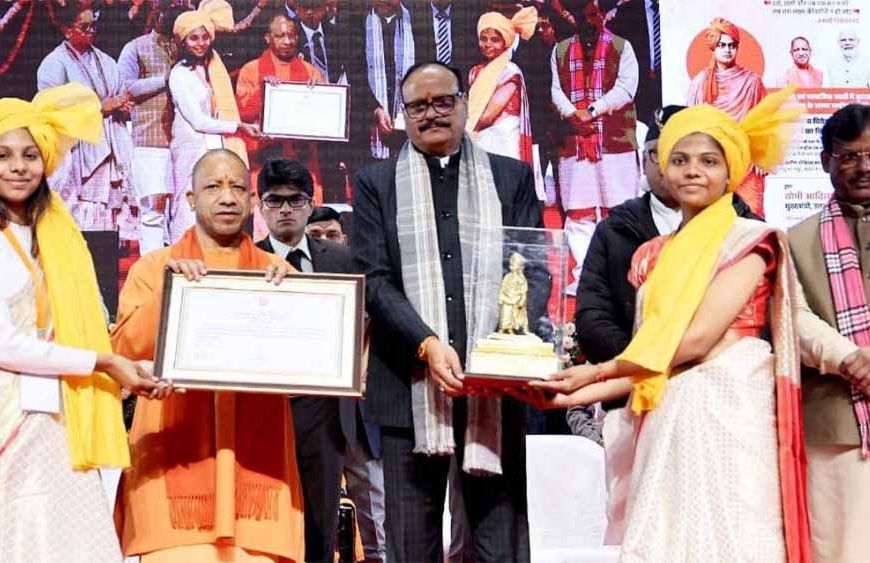 स्वामी जी ने कहा था..."चरित्र जेंटलमैन बनाता है": पाठक