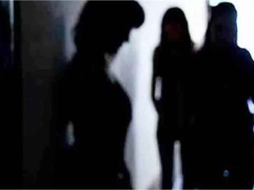 रेड लाइट एरिया में हाईटेक अवैध कारोबार का भंडाफोड़, नाबालिग लड़कियों से कराया जा रहा था गैरकानूनी काम