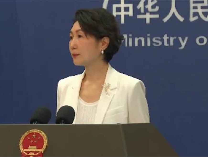 ईरान पर चीन का खुला समर्थन, दुनिया को दी नसीहत—‘अपने काम से काम रखो’, ग्रीनलैंड पर US को भी ललकारा