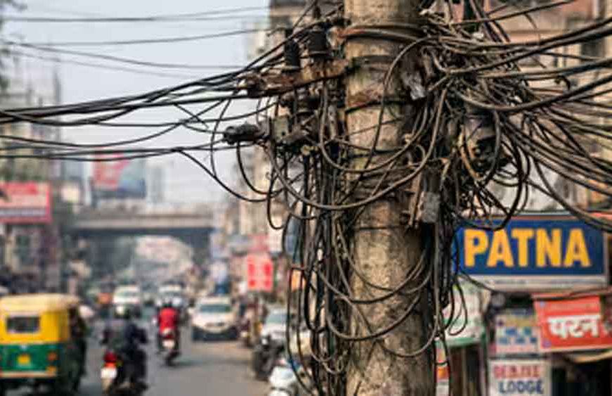 पटना में अंडरग्राउंड बिजली सप्लाई को मंजूरी, खंभे और तार हटाएगी नीतीश सरकार