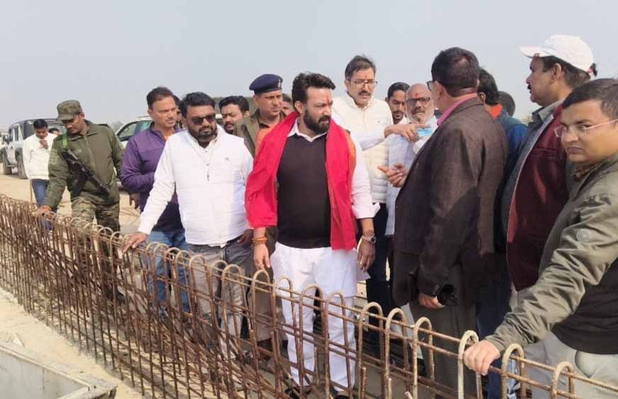 सहरसा में 52 करोड़ की लागत से बन रही सड़क, सांसद ने क्वालिटी और टाइम लिमिट की दी चेतावनी