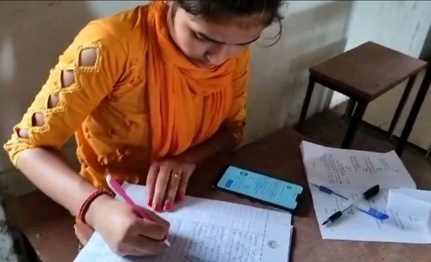 सामूहिक नकल पर एमपी बोर्ड परीक्षा निरस्त, 3 साल की जेल का सामना करेंगे परीक्षार्थी