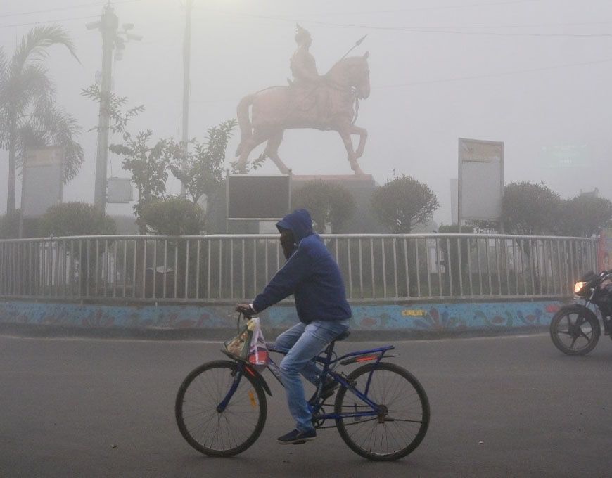 उत्तर भारत में ठंड और कोहरे का डबल अटैक! शीतलहर से राहत मिलने का कोई आसार नहीं: IMD का अलर्ट