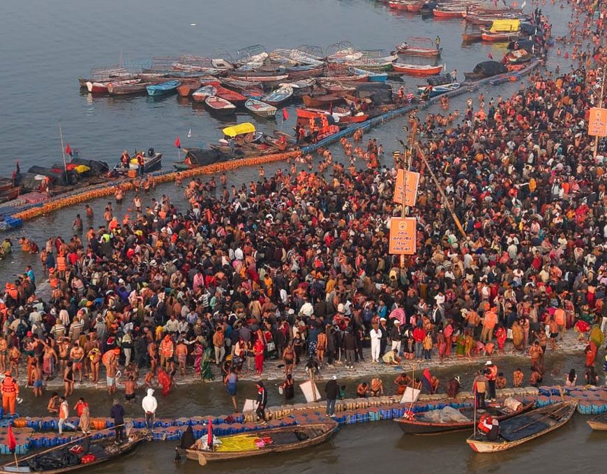 माघ मेले में मकर संक्रांति स्नान पर्व पर उठी आस्था की लहर, 1 करोड़ से अधिक लोगों ने लगाई पुण्य की डुबकी