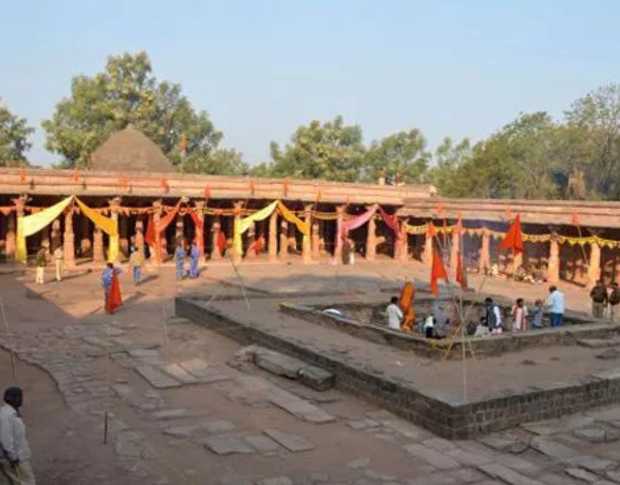 बसंत पंचमी से पहले भोजशाला के पास बुलडोजर की कार्रवाई, हिंदू संगठनों ने की पूरे दिन पूजा का अवसर