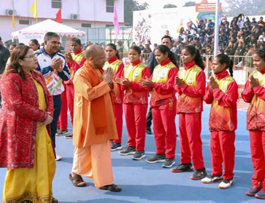सीएम योगी बोले– खेल से निखरती है प्रतिभा, युवाओं को आगे बढ़ाने की अपील
