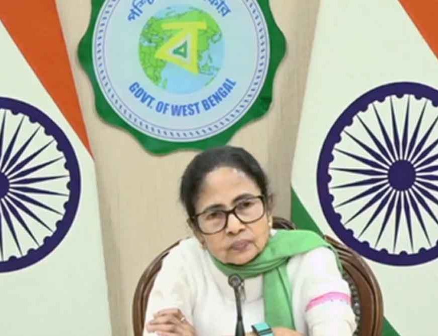 ममता बनर्जी का चुनाव आयोग पर बड़ा हमला, बोलीं– बंगाल में अल्पसंख्यकों के वोट जानबूझकर काटे जा रहे