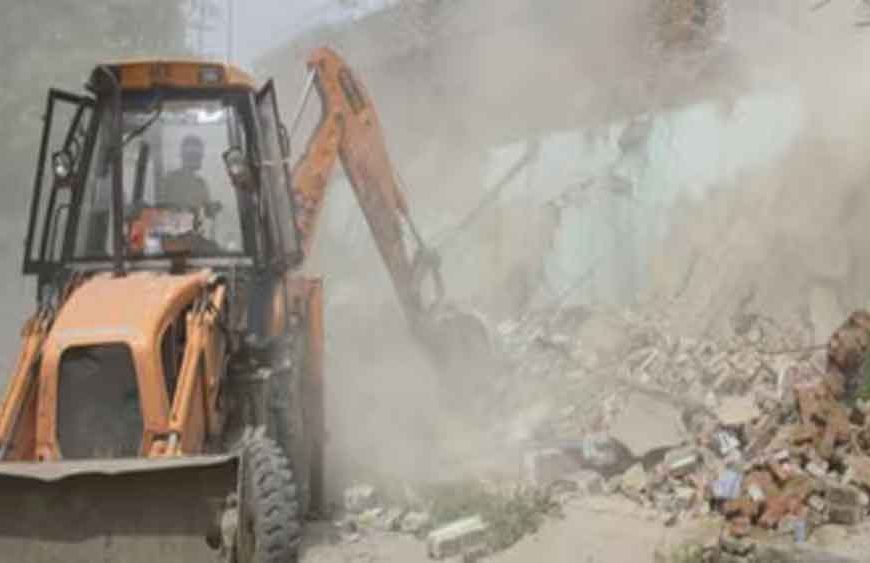 कोटा में हिस्ट्रीशीटर पर बड़ी कार्रवाई, आदिल मिर्जा के 225 गज के मकान पर चला बुलडोजर