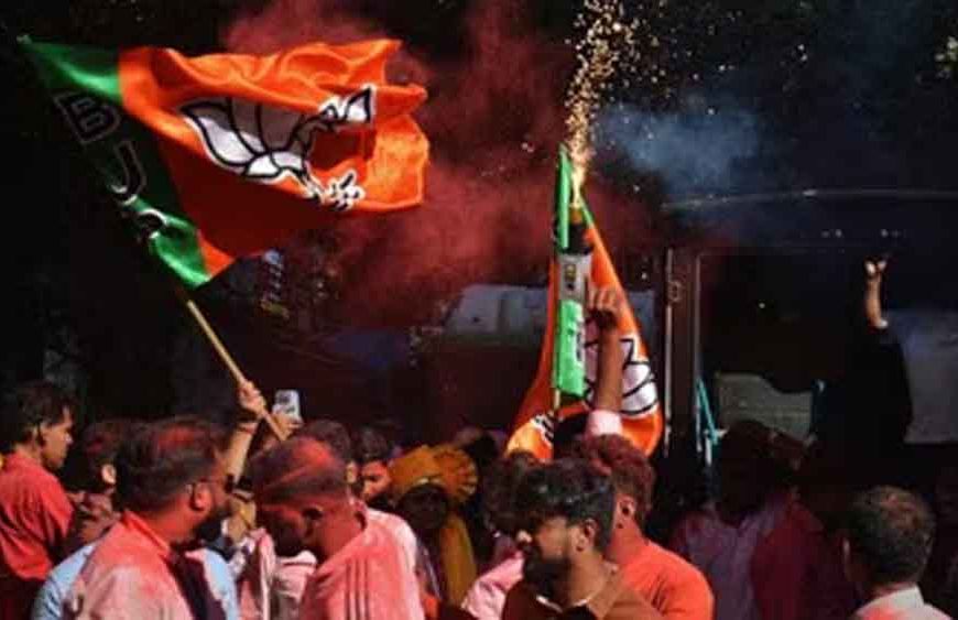 विपक्ष की आपसी फूट बनी वरदान, BJP-शिंदे गुट को मिला बंपर फायदा; 32 सीटों पर पड़ा असर
