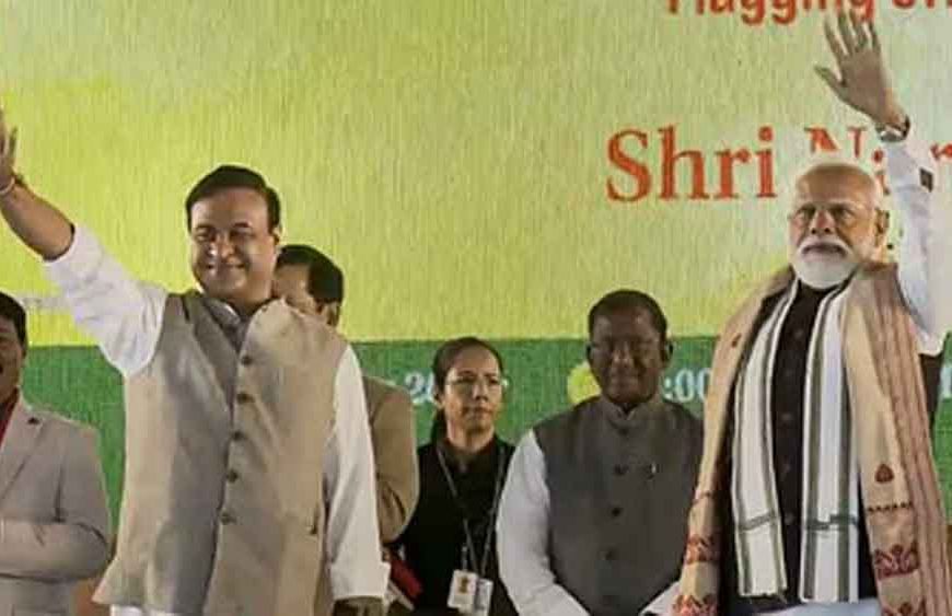 यात्रियों को बड़ी सौगात; पीएम मोदी ने 2 अमृत भारत ट्रेनों को दिखाई हरी झंडी, जानें रूट और सुविधाएं