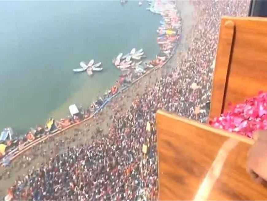 संगम में भक्तों की भारी भीड़, डेढ़ करोड़ से अधिक ने किया पवित्र स्नान