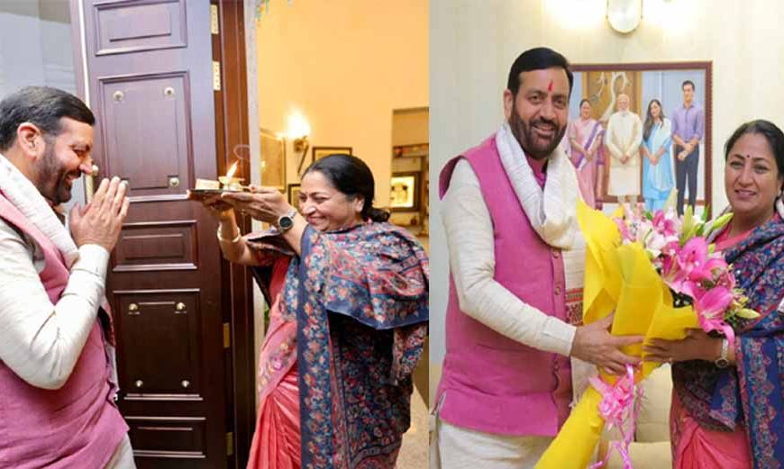 दिल्ली सीएम रेखा गुप्ता के घर पहुंचे मुख्यमंत्री नायब सैनी, आरती उतारकर किया दिल छू लेने वाला स्वागत