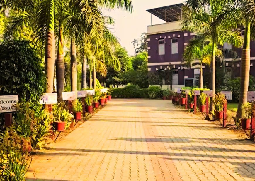 गुजरात का NRI गांव: 10 हजार की आबादी, अरबों का टर्नओवर, फिर भी नहीं एक भी पुलिस थाना