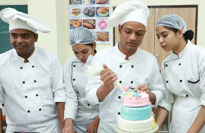 रायपुर : छत्तीसगढ़ के युवाओं के लिए सुनहरा अवसर, ओबेरॉय व हयात जैसे राष्ट्रीय स्तर के संस्थानों में मिलेगा कार्य करने का मौका