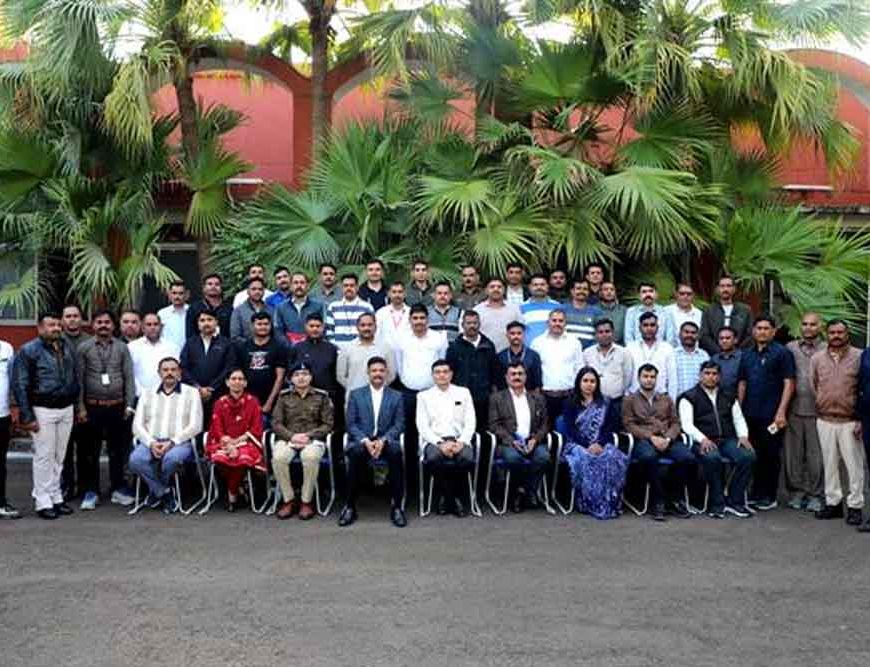 दो दिवसीय सुरक्षित वाहन चालन कोर्स संपन्न