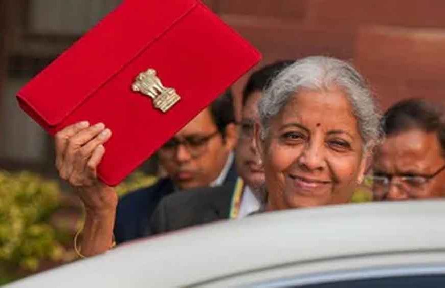 बजट 2026: टैक्सपेयर्स को मिल सकता है बड़ा तोहफा, आर्थिक सर्वे में इन बदलावों का संकेत