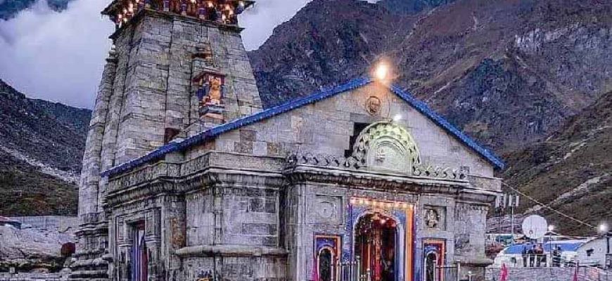 केदारनाथ मंदिर परिसर में मोबाइल पूरी तरह बैन, नई गाइडलाइन के तहत भारी जुर्माने का प्रावधान