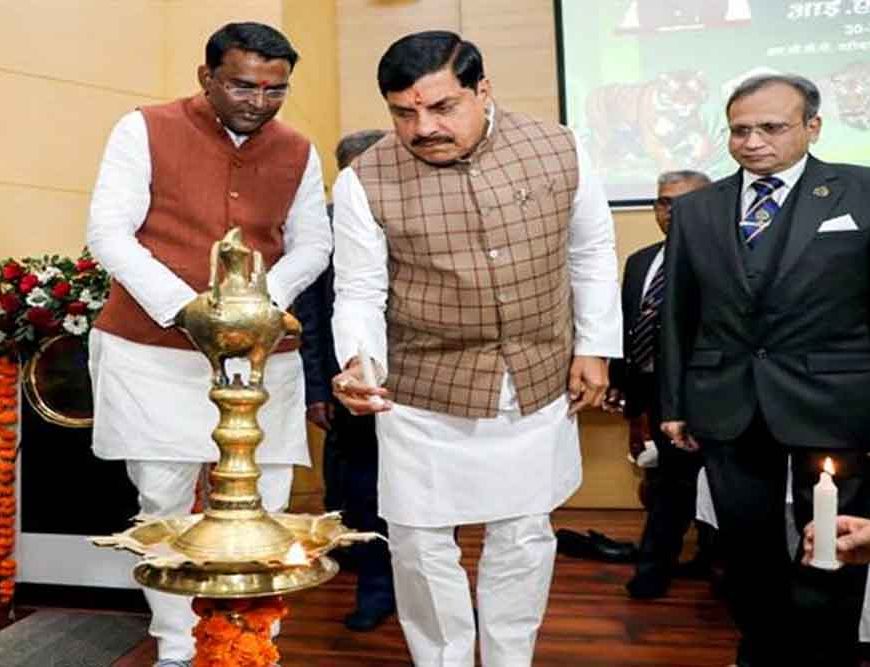 वन्य जीव और मनुष्य के बीच सह अस्तित्व की भावना विकसित करने में वनकर्मियों की भूमिका सराहनीय : मुख्यमंत्री डॉ. यादव