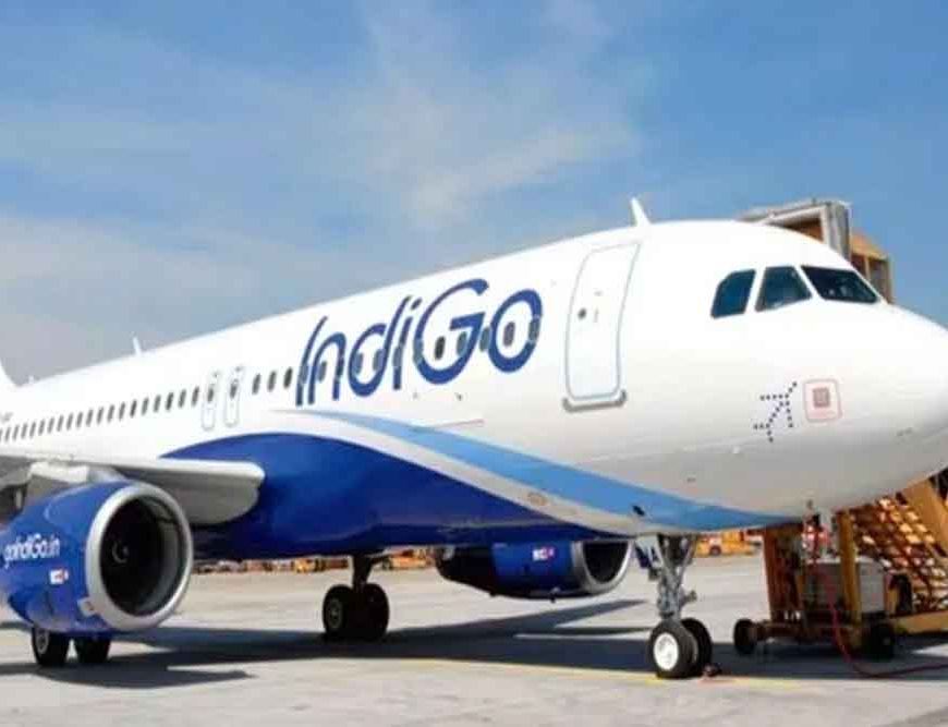 हाईजैक और बम की धमकी से दहशत: इंडिगो फ्लाइट की अहमदाबाद में इमरजेंसी लैंडिंग