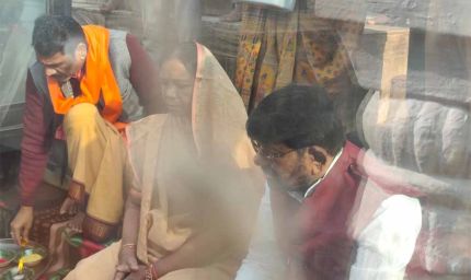 पशुपालन एवं डेयरी विभाग राज्यमंत्री  पटेल ने माँ नर्मदा का किया पूजन