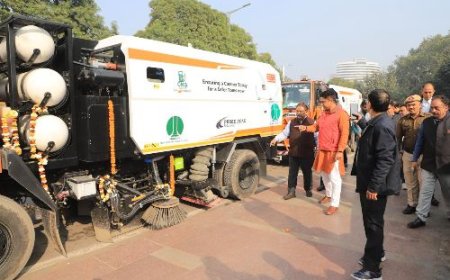 NDMC ने शुरू किए CNG आधारित मैकेनिकल रोड स्वीपर, धूल प्रदूषण पर लगेगा ब्रेक