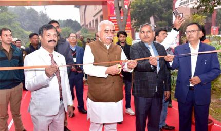 सिल्क एक्सपो-2026 का कैबिनेट मंत्री राकेश सचान ने किया उद्घाटन, आईजीपी लखनऊ में 06 फरवरी तक चलेगी प्रदर्शनी