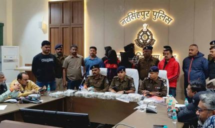 अंदरूनी साजिश का पर्दाफाश: होटल कर्मचारी ने रची 75 लाख की लूट, 4 धराए