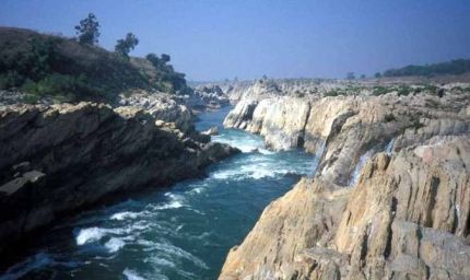 NGT ने दी चेतावनी: नर्मदा नदी की सेहत को लेकर मध्य प्रदेश से मांगी रिपोर्ट