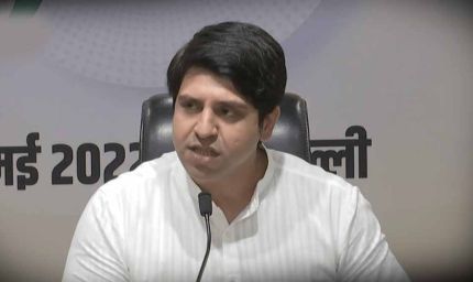 शहजाद पूनावाला का खुलासा: मेरी मां पर जानबूझकर कार चढ़ाई गई, CCTV वीडियो सामने आया