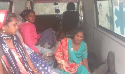 शारदा घाट अखड़ार के पास हुआ सड़क हादसा