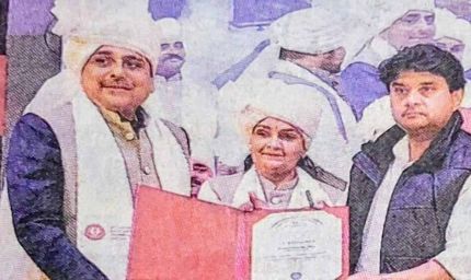 विख्यात कवि शैलेष लोढ़ा को डॉक्टरेट की मानद उपाधि से नवाजा गया