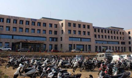 मप्र में पहली बार सफल 'मसल ट्रांसफर' सर्जरी, जांघ की मांसपेशी से बहाल हुई हाथ की गति, एम्स भोपाल में इलाज