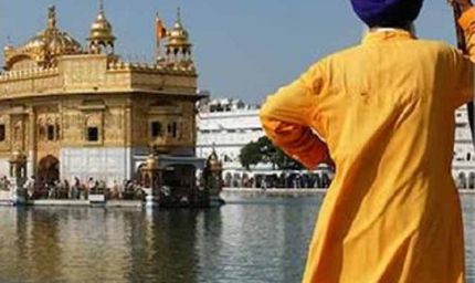 श्री हरमंदिर साहिब के सेवादारों की वर्दी का रंग बदला, पहचान को आसान बनाने लिया फैसला