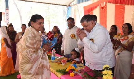 रामगढ़ में मितानिनों द्वारा आयोजित स्वास्थ्य पंचायत सम्मेलन में शामिल हुए पर्यटन एवं संस्कृति मंत्री  राजेश अग्रवाल
