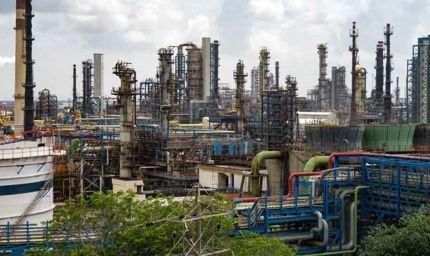 रूस से तेल आयात घटाएगा भारत? ट्रेड डील के बाद कंपनियों ने बदला रुख