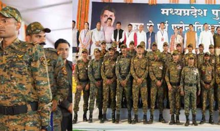 मुख्यमंत्री डॉ मोहन यादव नक्सली मुठभेड़ में अदम्य साहस दिखाने वाले 60 जवानों को क्रम  से पूर्व पदोन्नति देने के लिए कार्यक्रम में पहुंचे।