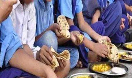 मिड-डे मील बना बीमारी की वजह, 70+ बच्चे अस्पताल में भर्ती