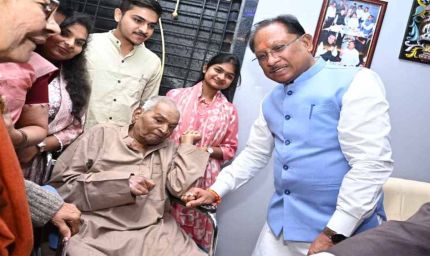 गौरेला में मीसाबंदियों का सम्मान, सीएम साय बोले– लोकतंत्र की रक्षा में निभाई ऐतिहासिक भूमिका