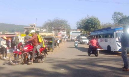 किरगी पंचायत में नहीं है ऑटो स्टैंड की सुविधा पंचायत नहीं है खतरों से खाली