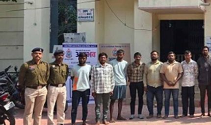 कांम्बिंग गश्त में 126 वारंटी और 11 फरार आरोपी पकड़े, 300 जवानों ने संभाला मोर्चा