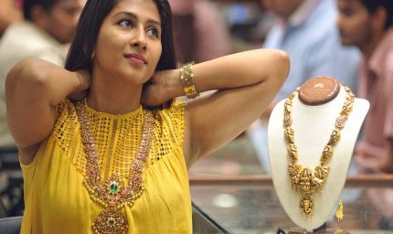 Gold-Silver Price Update: चांदी में बड़ी गिरावट, रिकॉर्ड हाई से ₹1.59 लाख तक लुढ़की