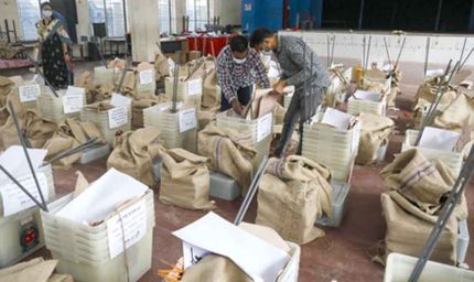 बांग्लादेश में वोटिंग खत्म, कई बूथों पर बवाल, महिला एजेंट्स से बदसलूकी के आरोप