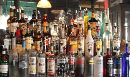 Desi Alcohol Price Hike: यूपी में 1 अप्रैल से देशी शराब के दाम में ₹5 की बढ़ोतरी