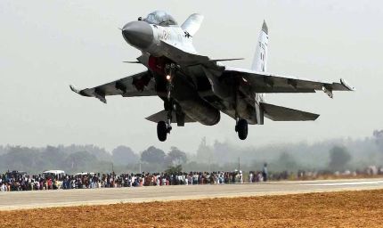 डिब्रूगढ़ में प्रधानमंत्री मोदी का ऐतिहासिक आगमन: नेशनल हाईवे पर पहली बार PM विमान की लैंडिंग