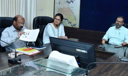 पटवारी-आरआई 15 दिन बाद काम पर लौटे, कलेक्टर की बैठक में हड़ताल समाप्त का किया ऐलान